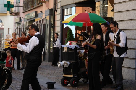 ascona-strassen-kuenstler-festival